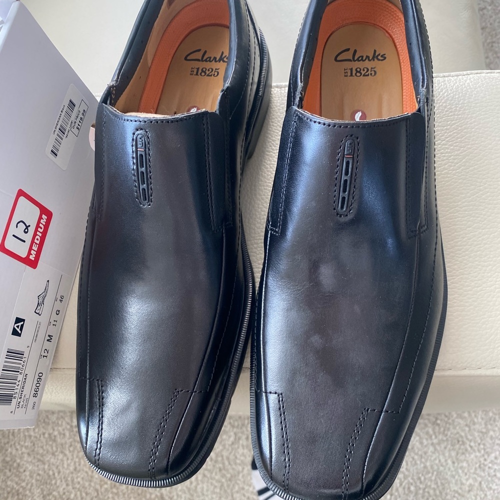 Mens Clark’s shoes NWT